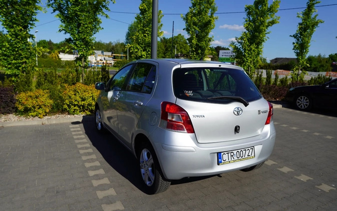 Toyota Yaris cena 18900 przebieg: 213438, rok produkcji 2011 z Toruń małe 172